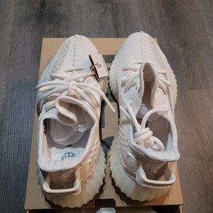 YEEZY BOOST 350 V2